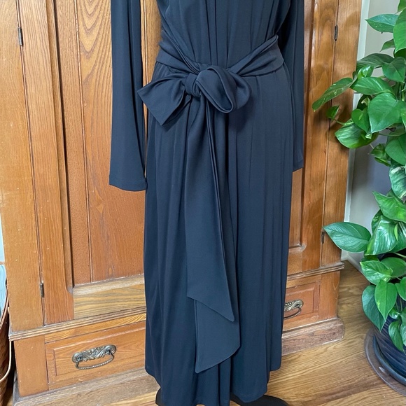 CARILYN VAILE black knit dress luxurious fabric - Picture 6 of 7